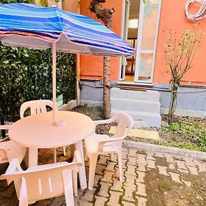 https://apt-l-harem-del-monzino-milan.it-lombardy.com